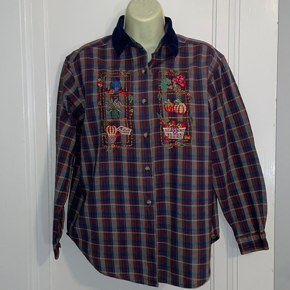 Vtg 90s Victoria Jones petites plaid embroidered Fall/Autumn themed shirt
